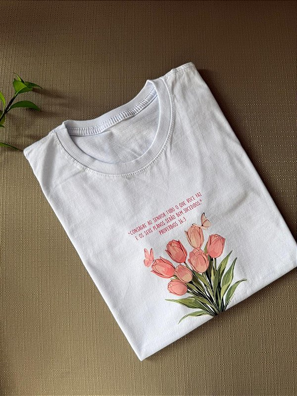 T-SHIRT DTF CONSAGRE AO SENHOR TUDO O QUE VOCÊ FAZ - BRANCO