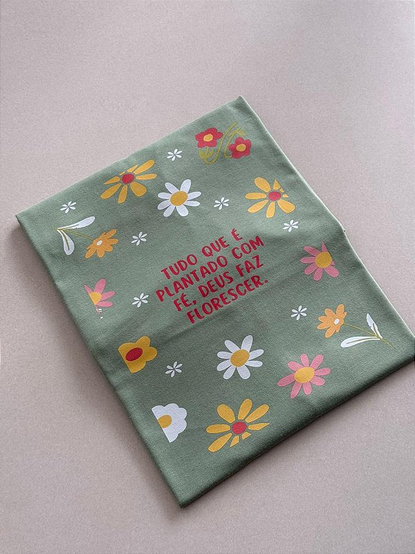 T-SHIRT DTF TUDO QUE É PLANTADO COM FÉ - VERDE OLIVA