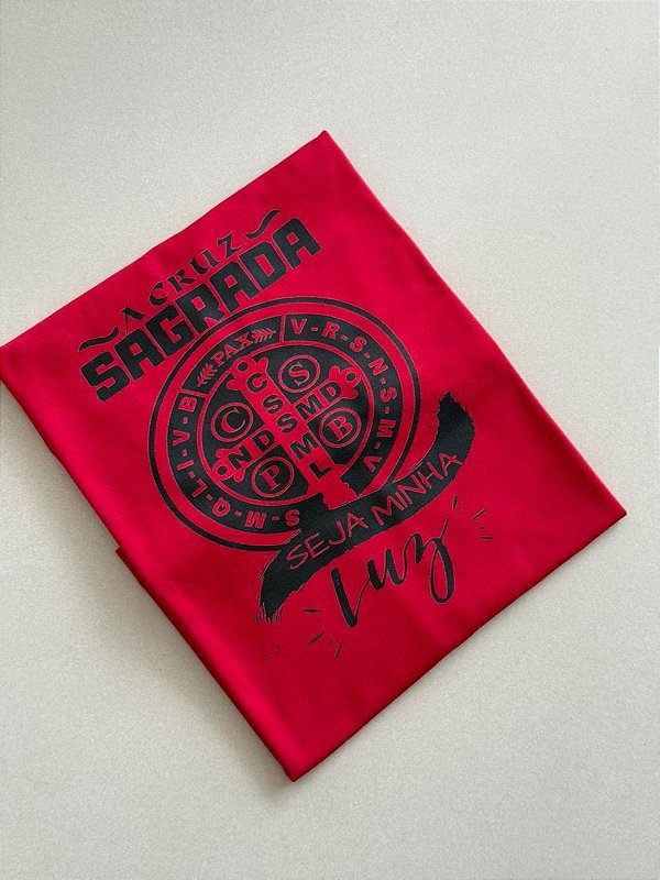 T-SHIRT DTF A CRUZ SAGRADA - VERMELHO