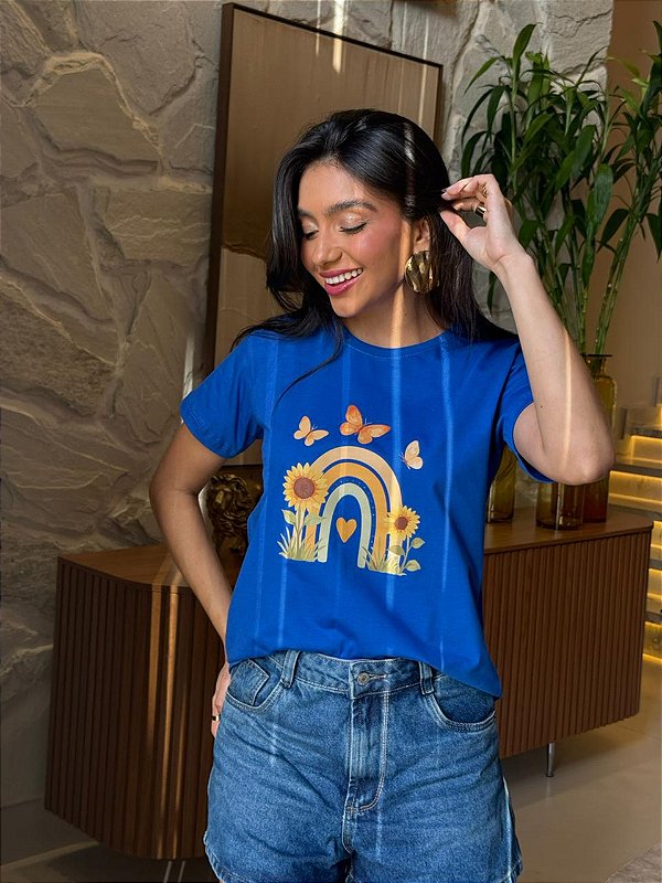 T-SHIRT DTF GIRASSOIS E BORBOLETAS - AZUL BIC