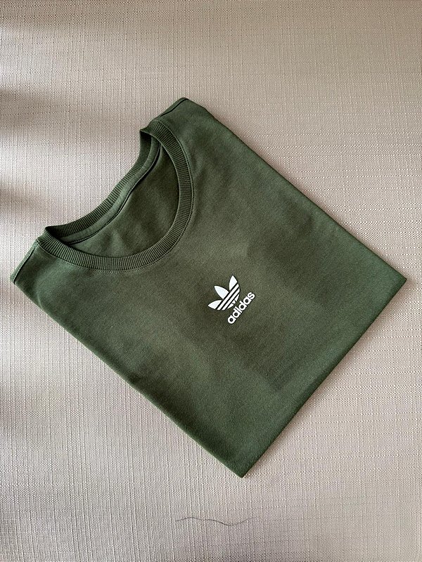 T-SHIRT ADIDAS ALTO RELEVO - VERDE MILITAR