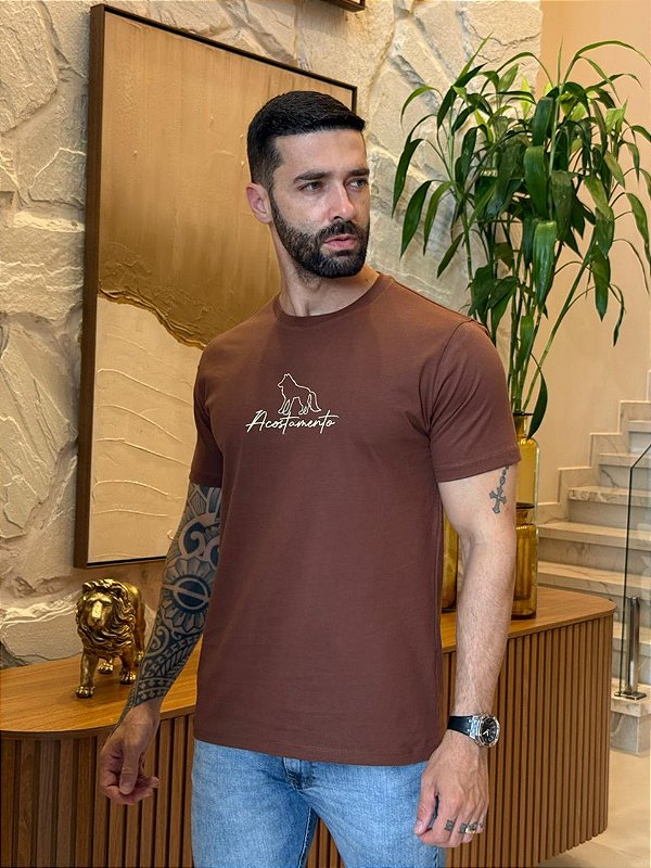 CAMISETA MASCULINA ACOSTAMENTO - MARROM