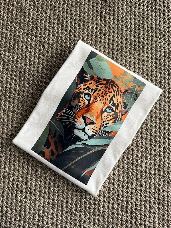 T-SHIRT DTF ONÇA FOLHAS - OFF WHITE