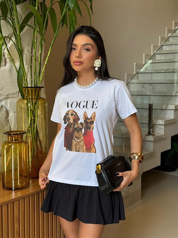 T-SHIRT DTF VOGUE CACHORROS OCULOS - BRANCO