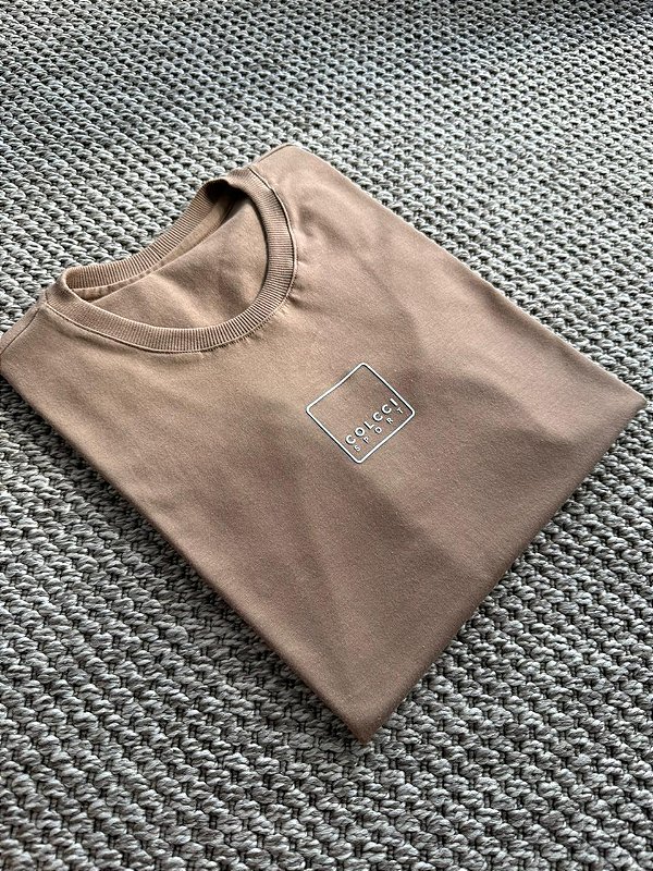 T-SHIRT COLCCI SPORT (ALTO RELEVO) - MARROM TERRA