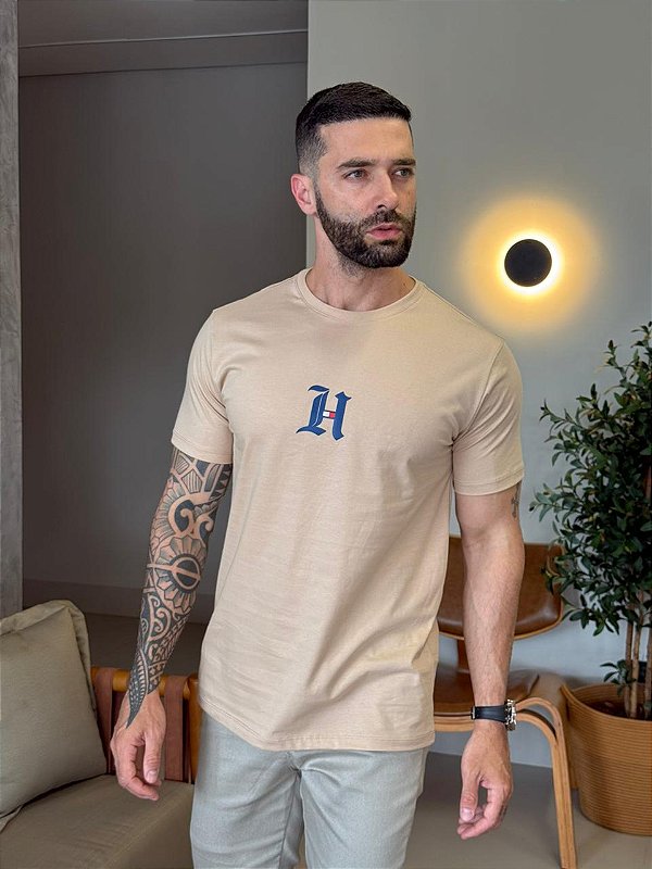 CAMISETA MASCULINA TOMMY H - BEGE DUNAS