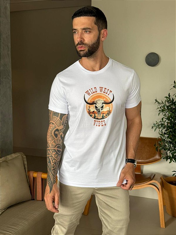 CAMISETA MASCULINA DTF WILD WEST VIBES - BRANCO