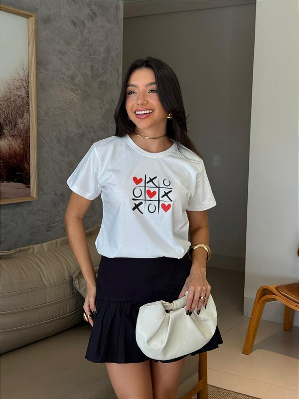 T-SHIRT DTF JOGO DA VELHA CORAÇÕES - OFF WHITE