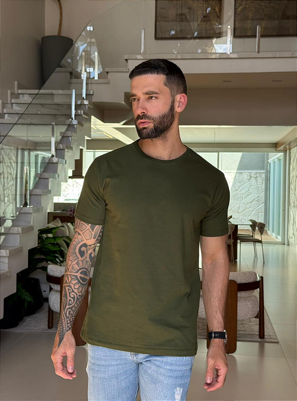 CAMISETA MASCULINA LISA - VERDE MILITAR