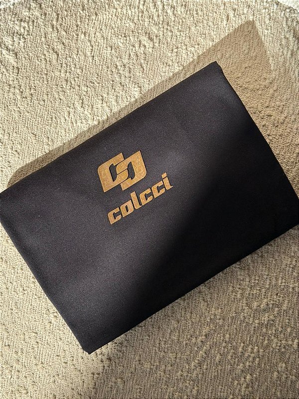 T-SHIRT COLCCI C/ FOIL HOLOGRÁFICO - PRETO