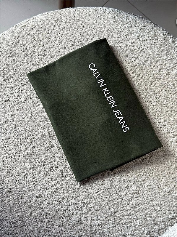 T-SHIRT CALVIN KLEIN JEANS - VERDE MILITAR