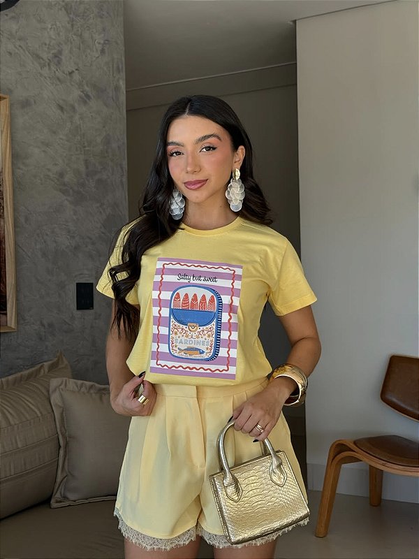 T-SHIRT DTF SARDINES - AMARELO MANTEIGA
