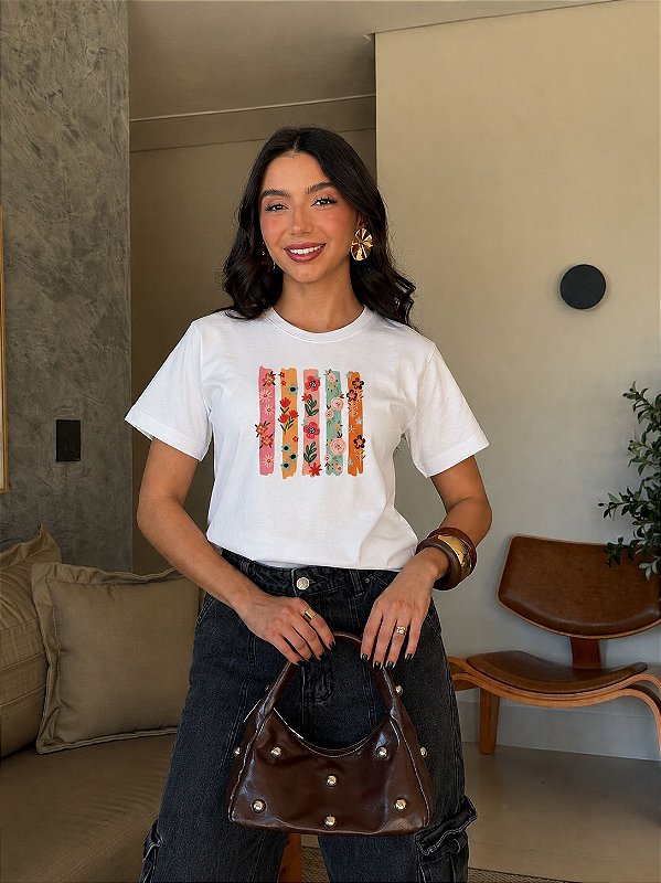 T-SHIRT DTF LISTRAS FLORAIS - OFF WHITE