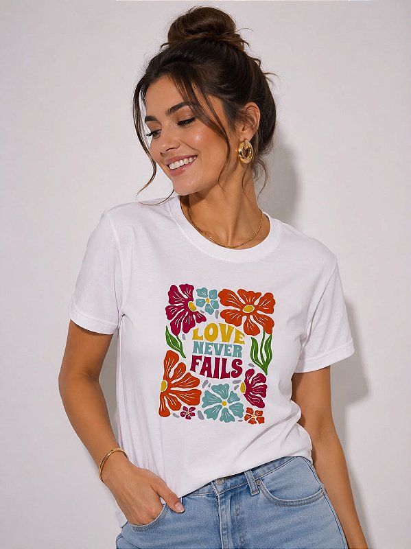 T-SHIRT DTF LOVE NEVER FAILS - BRANCO