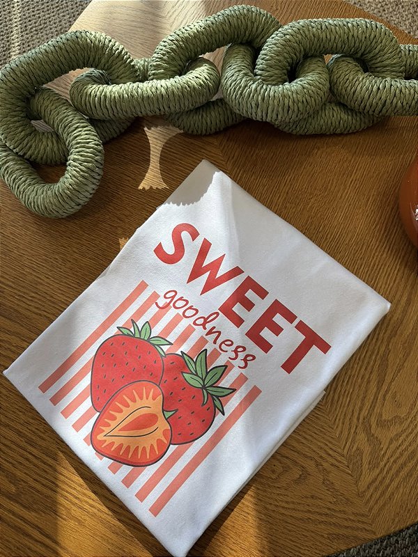 T-SHIRT DTF SWEET GOODNESS - BRANCO