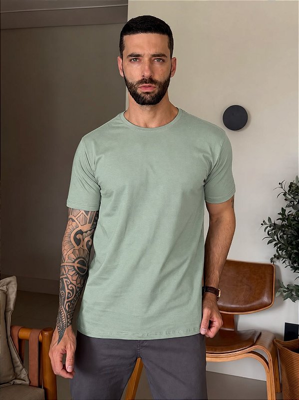 CAMISETA MASCULINA LISA - VERDE OLIVA