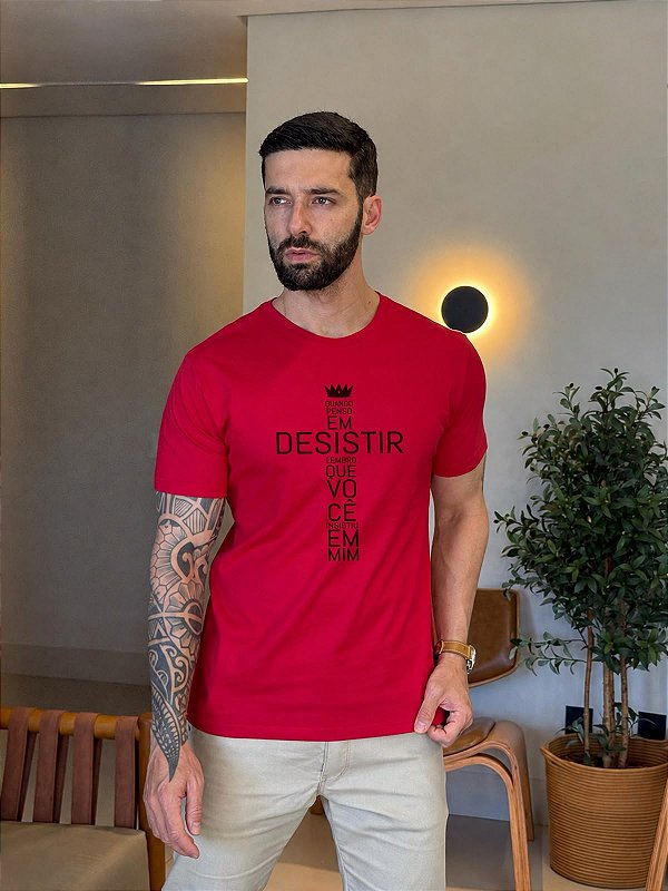 CAMISETA MASCULINA DTF QUANDO PENSO EM DESISTIR - VERMELHO