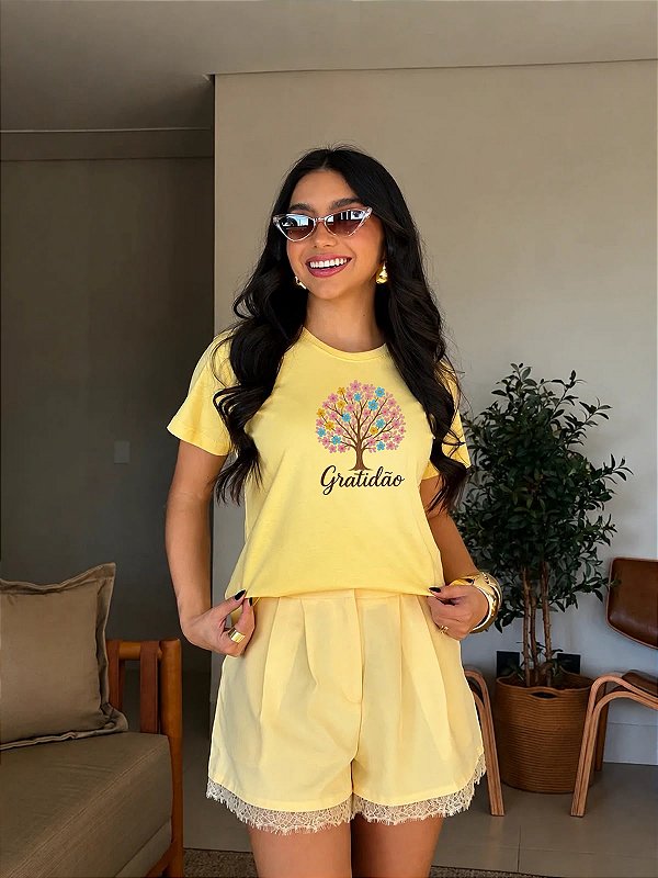 T-SHIRT DTF GRATIDÃO ARVORE FLORAL - AMARELO MANTEIGA