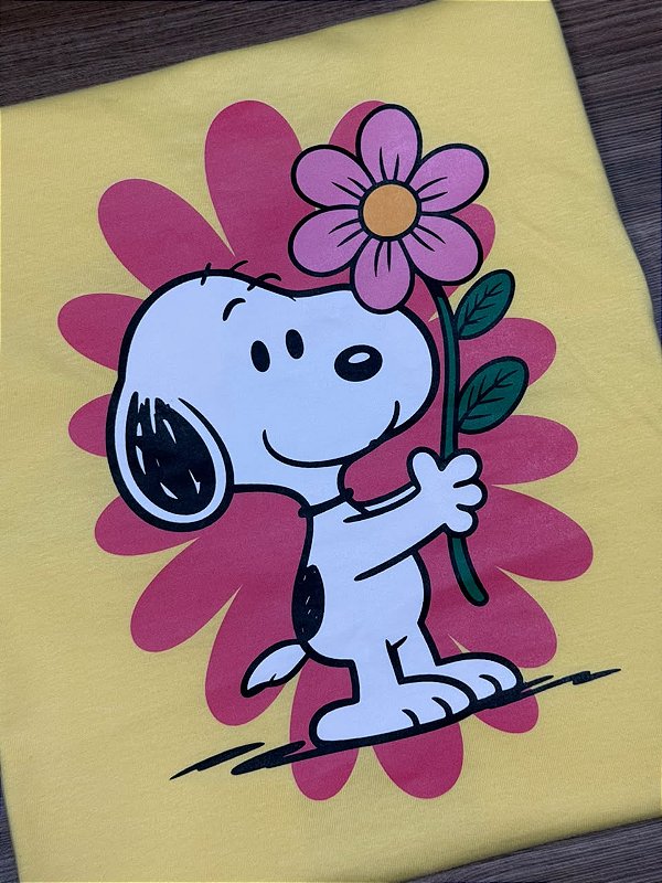 T-SHIRT DTF SNOOPY FLOR - AMARELO MANTEIGA