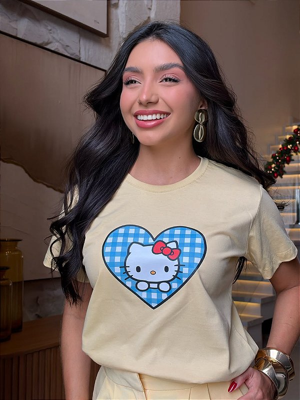 T-SHIRT DTF CORAÇÃO HELLO KITTY - AMARELO BRULEE