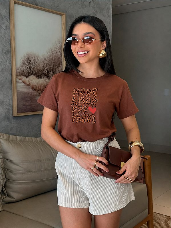T-SHIRT DTF MORE AMOR POR FAVOR - MARROM