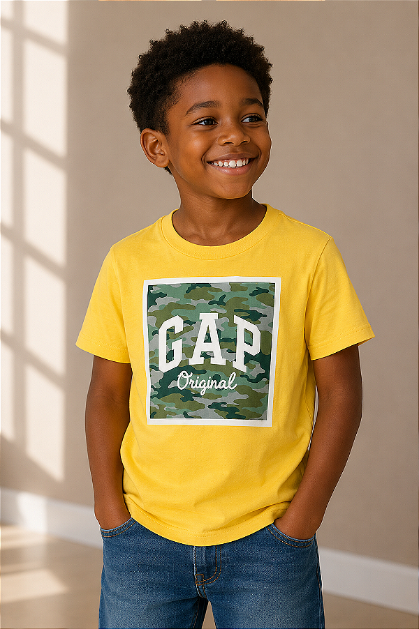 Camiseta GAP, manga curta, em algodão - Camulhado