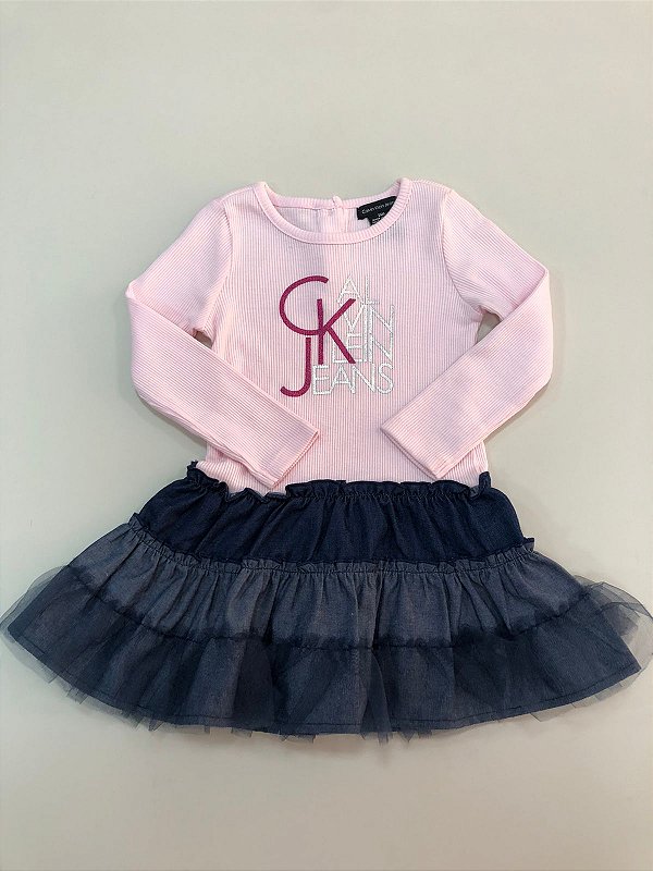 Vestido manga longa, canelado e babado com tutu