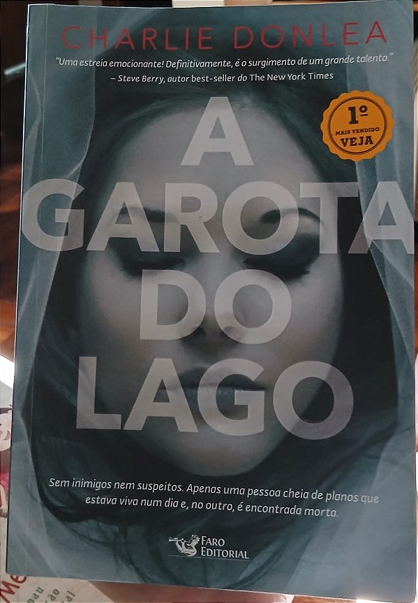A Garota do Lago, de Charlie Donlea