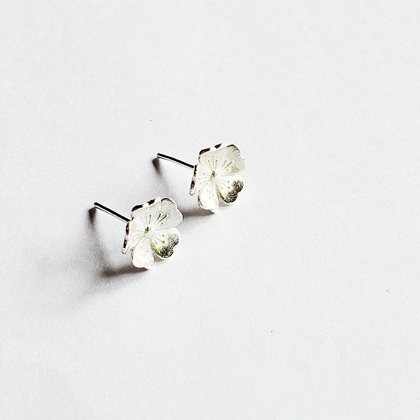 Brinco flor cerejeira