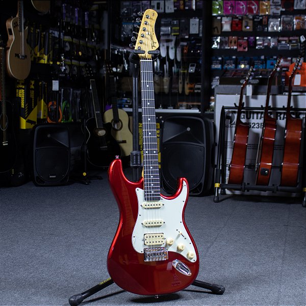 Guitarra Tagima TG-540 Strato HSS Metallic Red Escala Escura