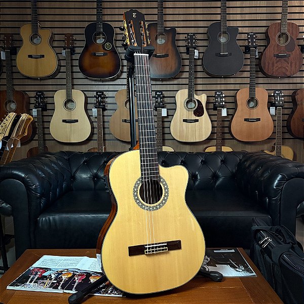 Violão Tagima Vesperata EQ NT Nylon Cutaway Solid Spruce Natural Eletroacústico