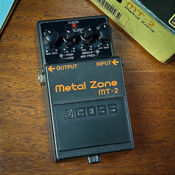 Pedal Boss MT-2 Metal Zone Distortion - SEMINOVO