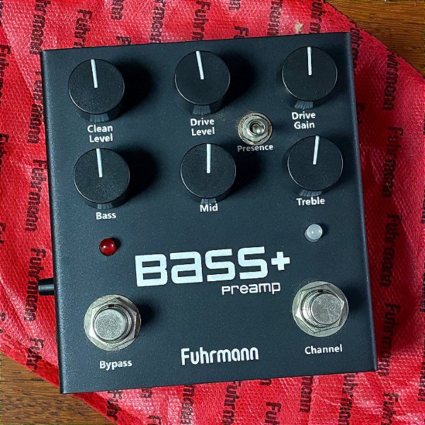 Pedal Fuhrmann Bass+ PreAmp - pré amplificador 2ch p/ baixo - SEMINOVO