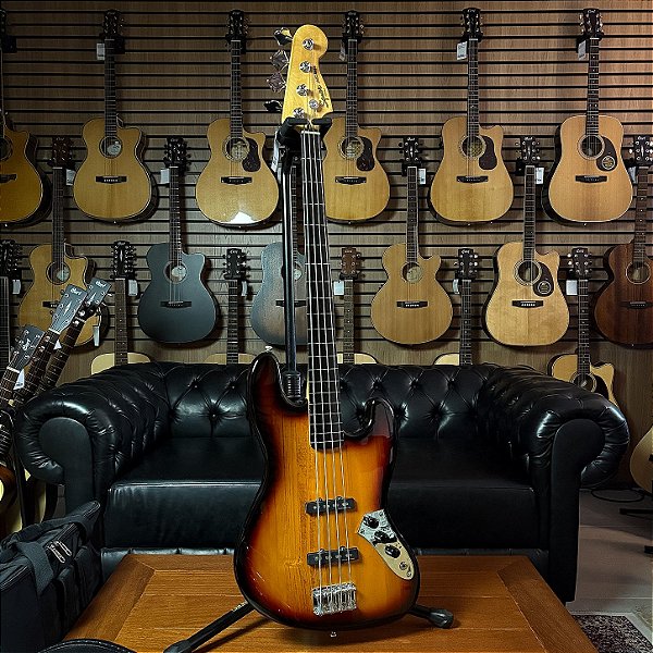 Baixo 4 Cordas Squier Vintage Modified Jazz Bass Fretless 3 Tone Sunburst - SEMINOVO