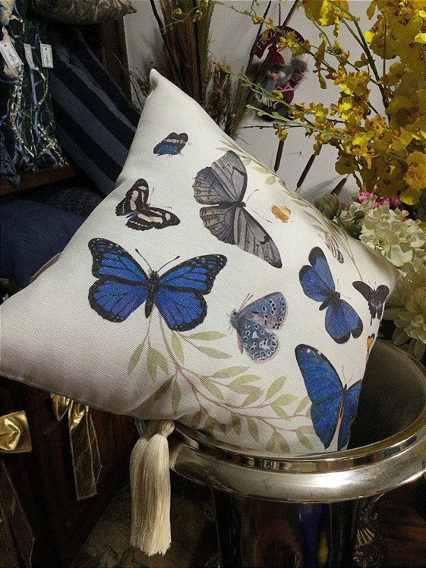 Almofada borboletas azuis com pingente