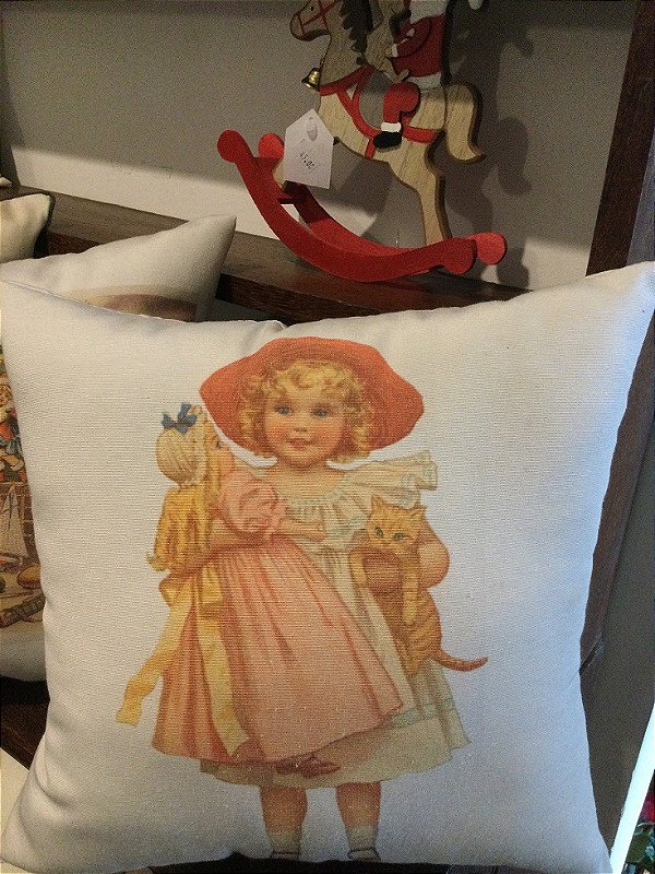 Almofada menina vintage