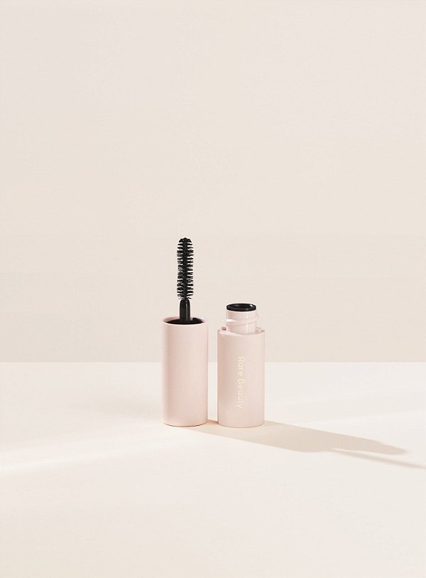 Rare Beauty Mini Perfect Strokes Universal Volumizing Mascara (Máscara de Cílios)
