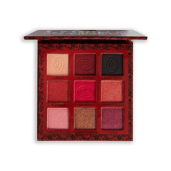 Paleta de Sombras Beetlejuice x Revolution Strange and Unusual Shadow Palette