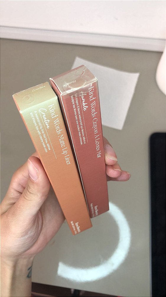 Rare Beauty Kind Words Matte Lip Liner | Delineador Labial (CAIXA EXTERNA DANIFICADA)