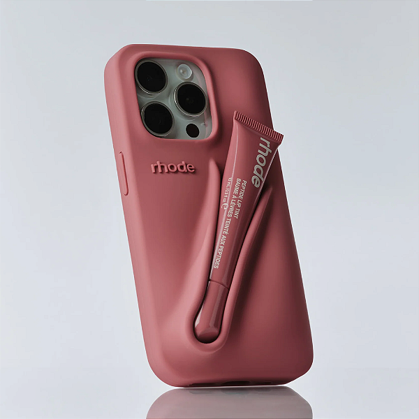 Case Rhode Lip Case Iphone 15 Pro - Edição Limitada | Cor: Salty Tan