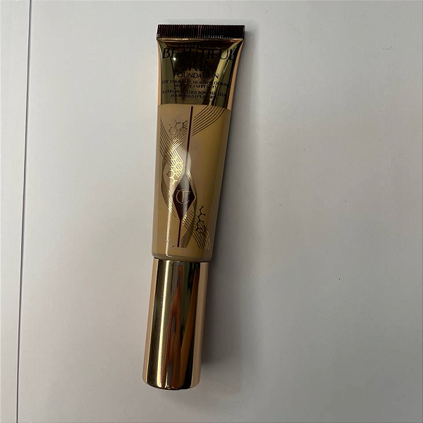 Base Charlotte Tilbury Beautiful Skin Liquid Foundation | Cor: 4 Neutral (Sem caixa)