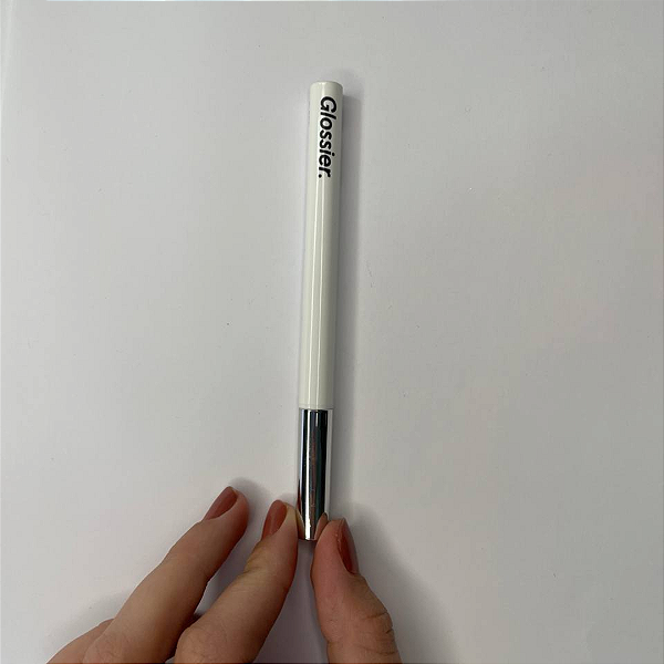 Lápis de Sobrancelhas Glossier Brow Flick Microfine Detailing Eyebrow Pen | Cor: Blond (sem caixa)