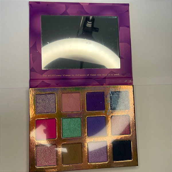 Paleta de Sombra Lethal Cosmetics Wildflower Palette (Uma cor quebrada, sem caixa)