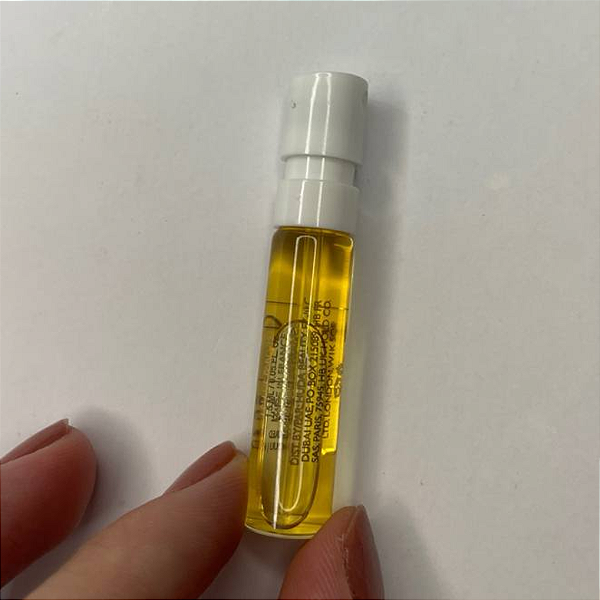 Mini Perfume Huda Beauty Kayali Sample Vials 1.5 ml - Vanilla Royale Sugared Patchouli | 64 (Sem caixa)