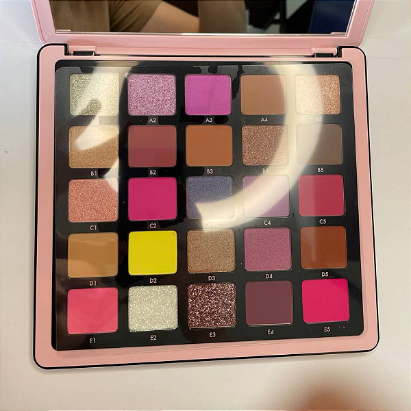 Paleta de Sombras Anastasia Beverly Hills NORVINA Pro Pigment Palette Vol. 4 (Sem Caixa)