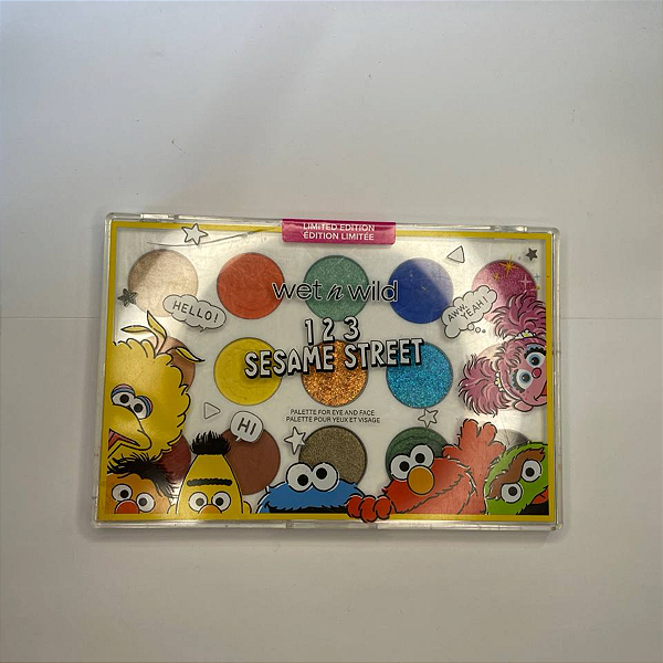 Paleta de Sombras Wet N Wild How To Get To Sesame Street Eye & Face Palette | Vila Sésamo (embalagem trincada e arranhada)