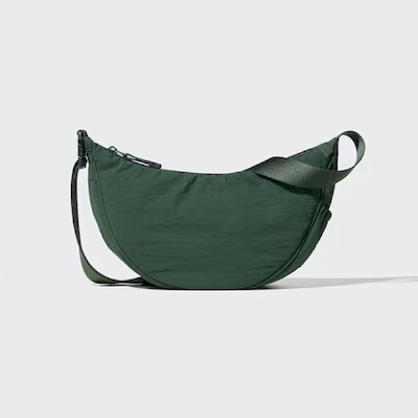 Mini Bolsa de Ombro Uniqlo Round Mini Shoulder Bag | Cor: 59 Dark Green