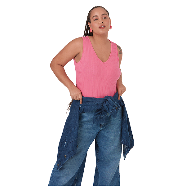 Blusa feminina regata decote V canelado plus size Malwee