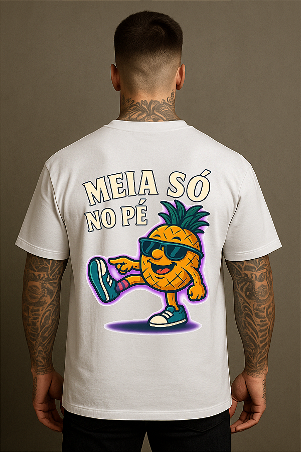 CAMISETA OVERSIZED BRANCA MEIA SÓ NO PÉ