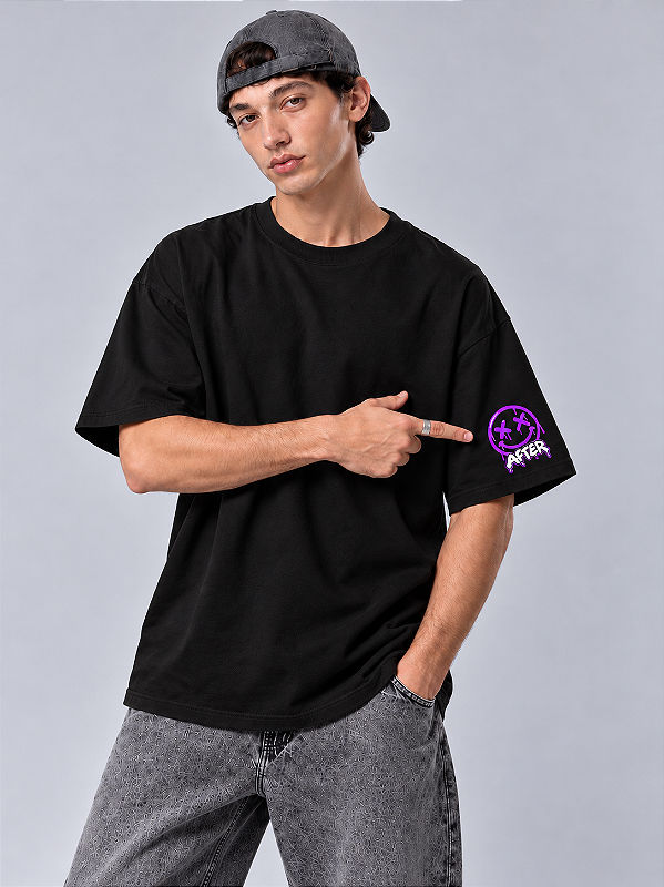 Camiseta Oversized smile preta básica